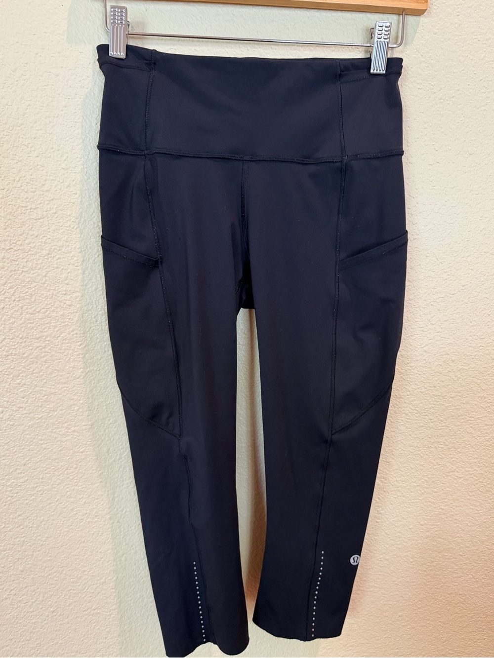 lululemon athletica Black Cropped High-Rise Leggings with Side Pockets